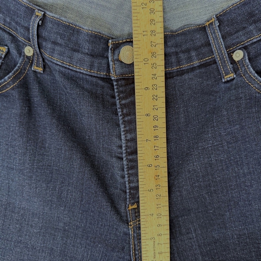 Levi's Classic Bermuda Denim Shorts Women's 18W Dark Wash Mid Rise - Picture 11 of 13